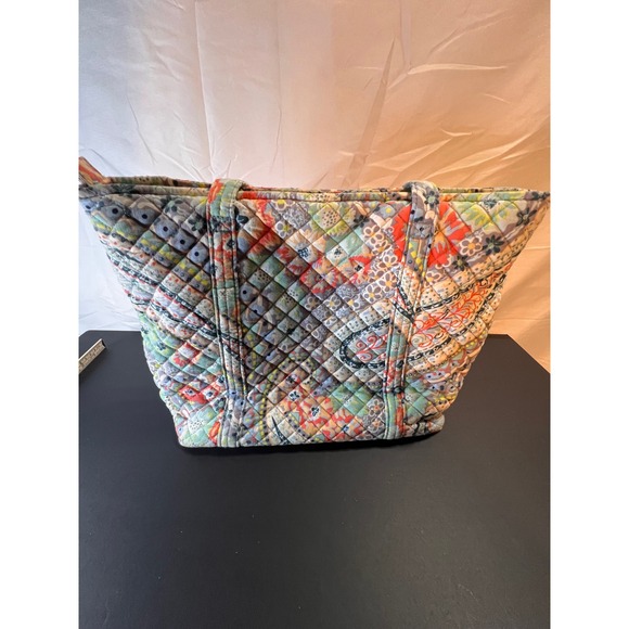 Vera Bradley Large Quilted Tote Bag Purse Womens Multicolor Painted Medallions - Picture 2 of 4